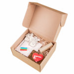 Подарочный набор WINTER DREAMS: коробка, шапка, шарф, термокружка, печенье с предсказанием, зеленый - купить оптом