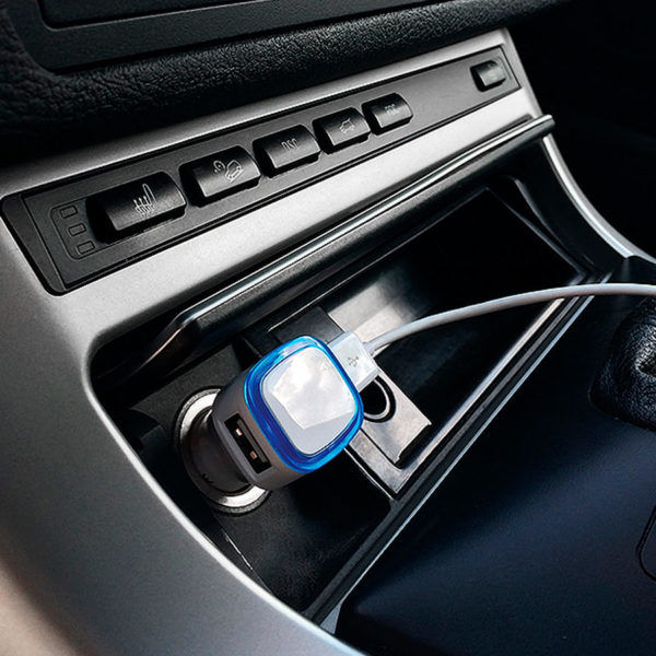 Автомобильное зарядное устройство с подсветкой и двумя USB-портами "Mobicar",6,8х2,2x3,1см, пластик - купить оптом