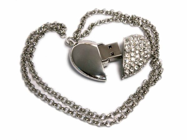 USB 2.0- флешка на 8 Гб «Сердце» с кристаллами - купить оптом