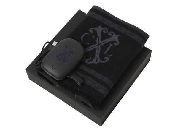 Подарочный набор Id: шарф шелковый, портативное зарядное устройство 7800 mAh - купить оптом
