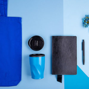 Набор подарочный VIBES4HIM: бизнес-блокнот, ручка, термокружка, сумка, черно-голубой - купить оптом
