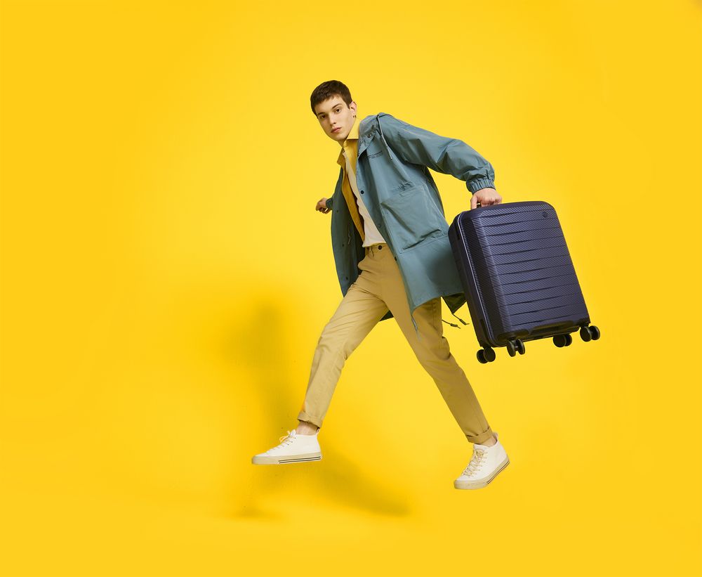 Чемодан Lightweight Luggage M, синий - купить оптом