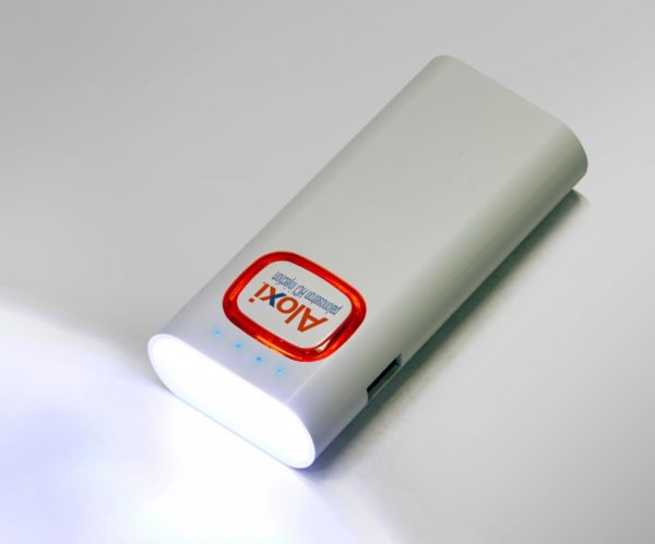 Зарядное устройство с LED-фонариком и подсветкой логотипа, 4400 mAh, цвет белый с синим - купить оптом