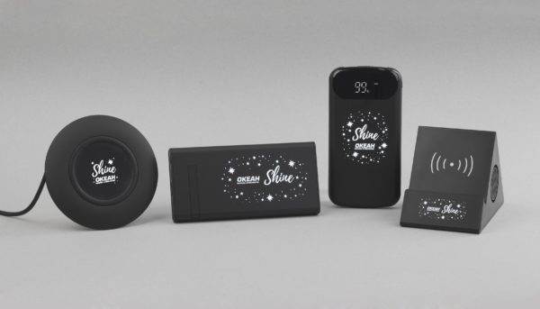 Беспроводное зарядное устройство "Shine SOFTTOUCH", 8000 mAh с подсветкой логотипа и цифровым индикатором заряда, цвет черный - купить оптом