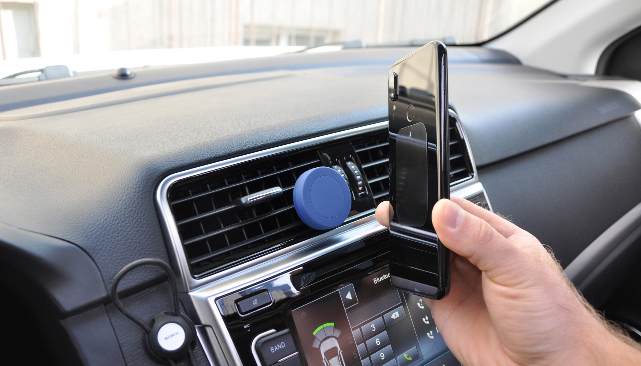 Автомобильный держатель для телефона "Allo", покрытие soft touch, цвет синий с черным, фото 1