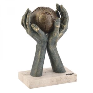 Скульптура "Мир в твоих руках", цвет бронзовый - купить оптом
