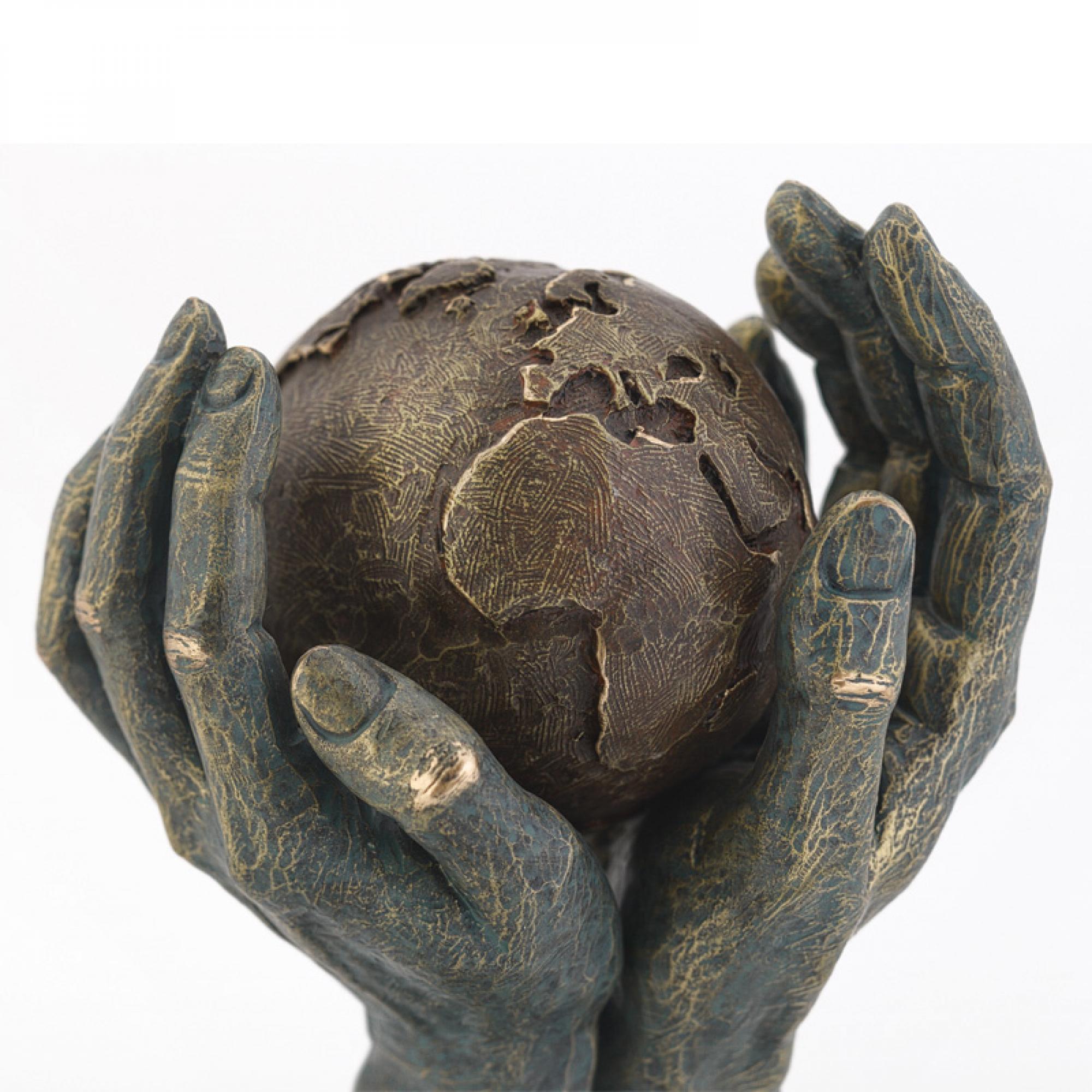 Скульптура "Мир в твоих руках", цвет бронзовый, фото 1
