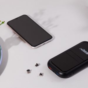 Беспроводное ЗУ "Fast & Furious", 10000 mAh, с быстрой (22.5W/15W) зарядкой, с магнитным кабелем и набором переходников, с подсветкой логотипа, цвет черный - купить оптом
