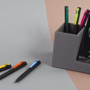 Карандашница "Cool Gray" с беспроводным зарядным устройством, переработанный пластик (RPET), цвет серый - купить оптом