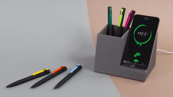 Карандашница "Cool Gray" с беспроводным зарядным устройством, переработанный пластик (RPET), цвет серый - купить оптом