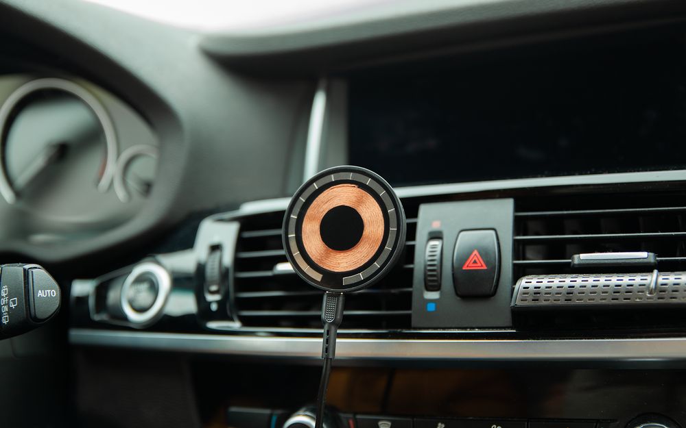 Держатель для смартфона Cooper Auto Wireless с беспроводной зарядкой, черный - купить оптом