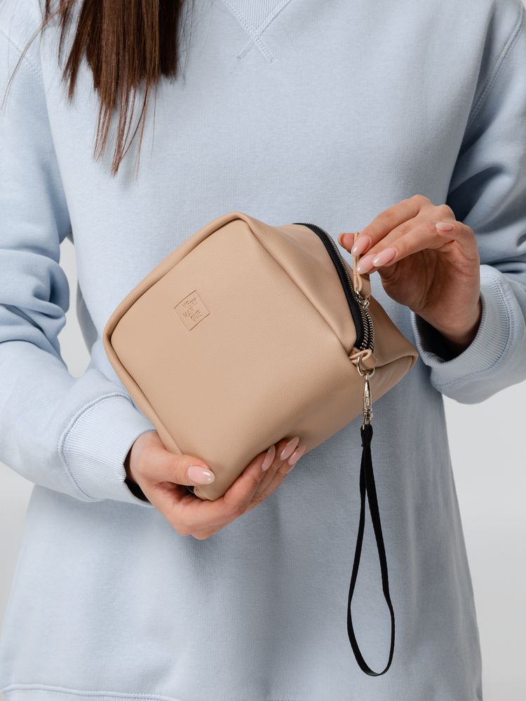 Дорожная косметичка Cubo, бежевая с логотипом - купить оптом