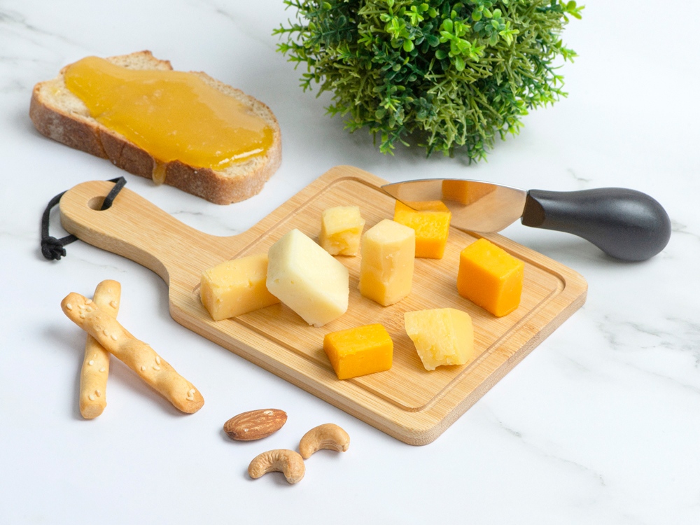 Набор для сыра из бамбуковой доски и ножа Bamboo collection Pecorino, светло-коричневый - купить оптом